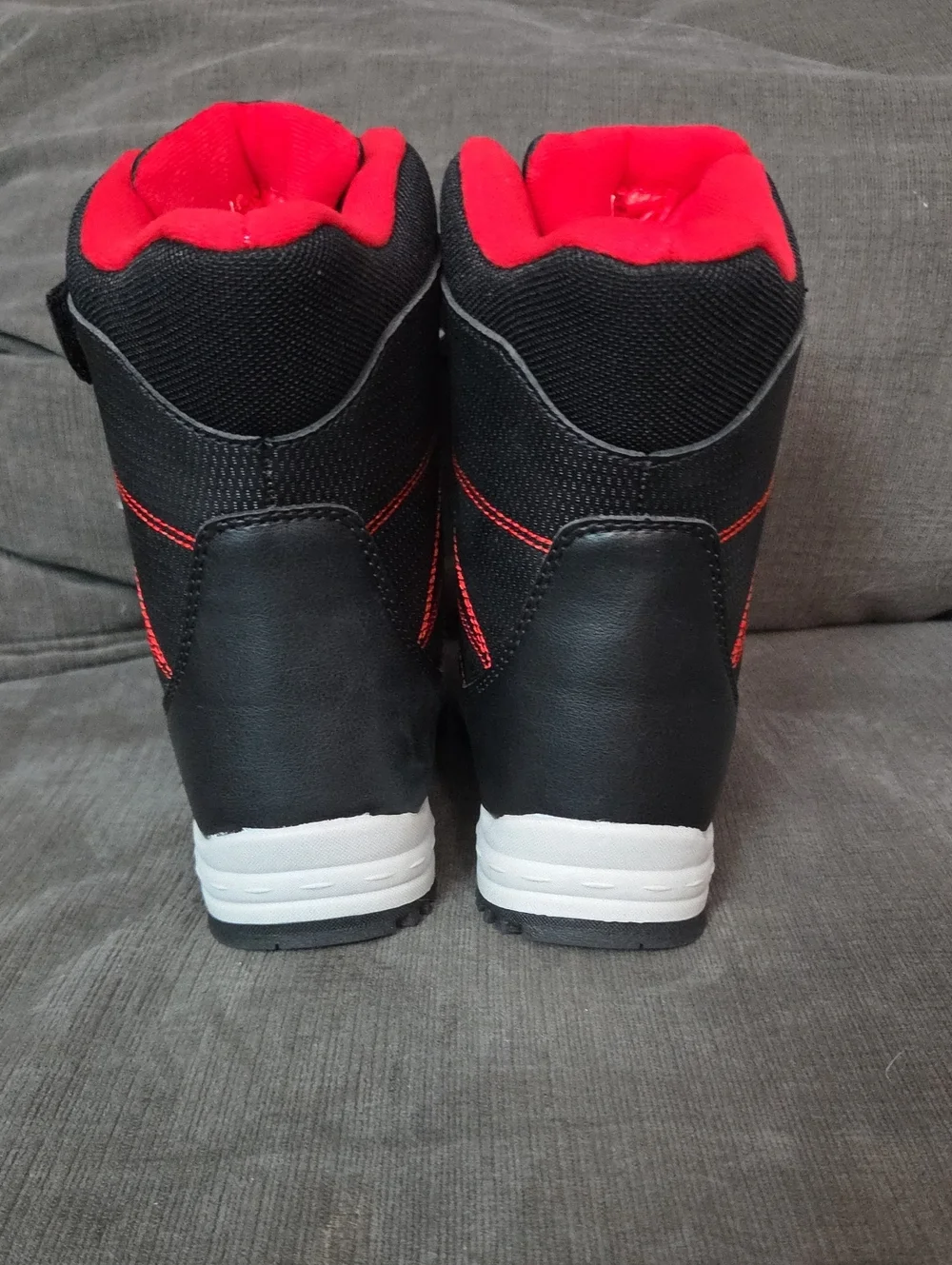 Totes Black and Red Kids Winter Boots with Thermolite Tag